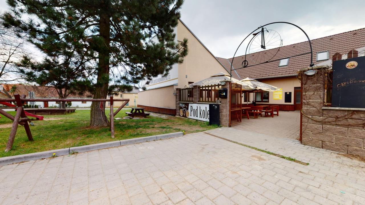 Penzion Pod Kolem Hotel Sosuvka Bagian luar foto